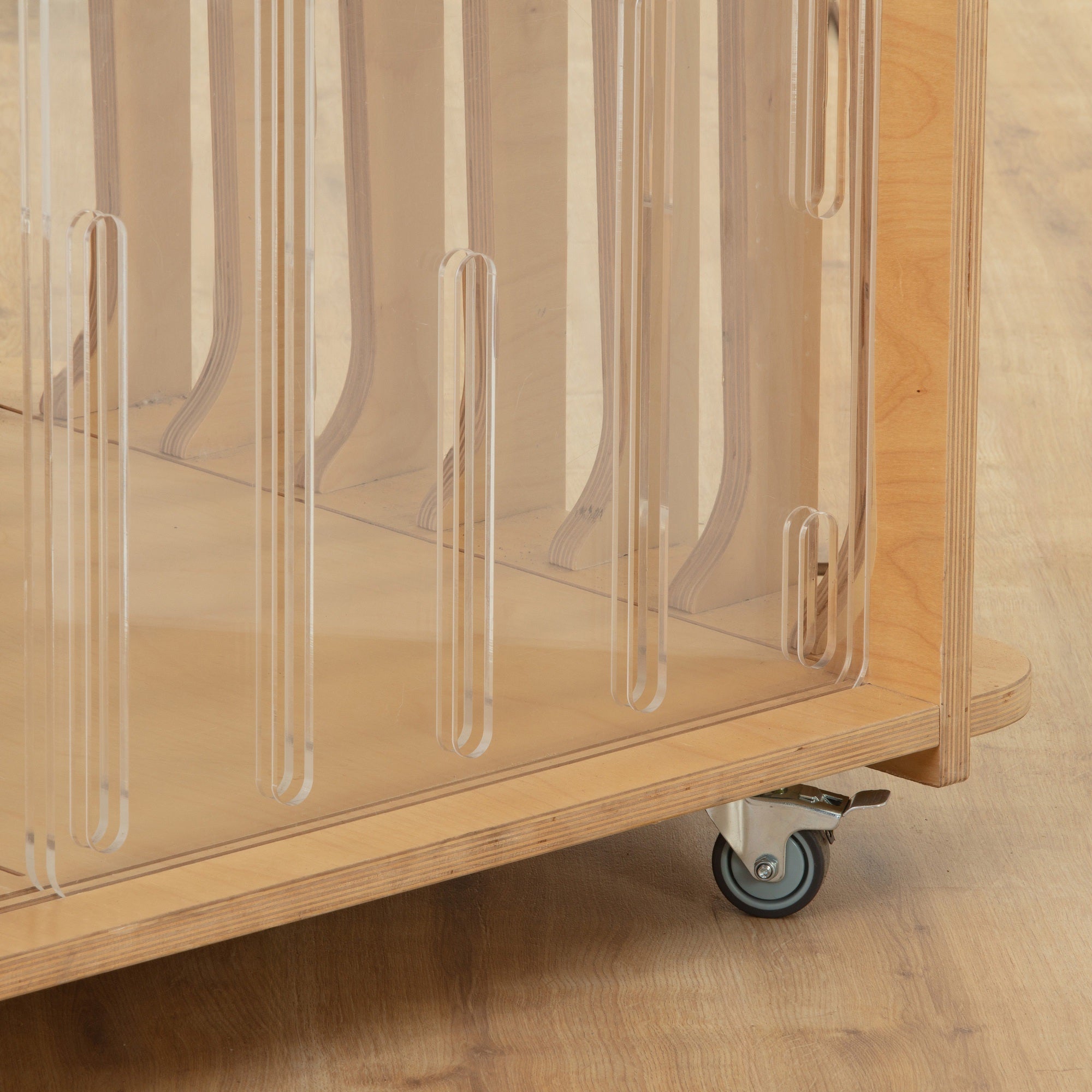 Close up of lockable castor wheels on Teddy dog crate