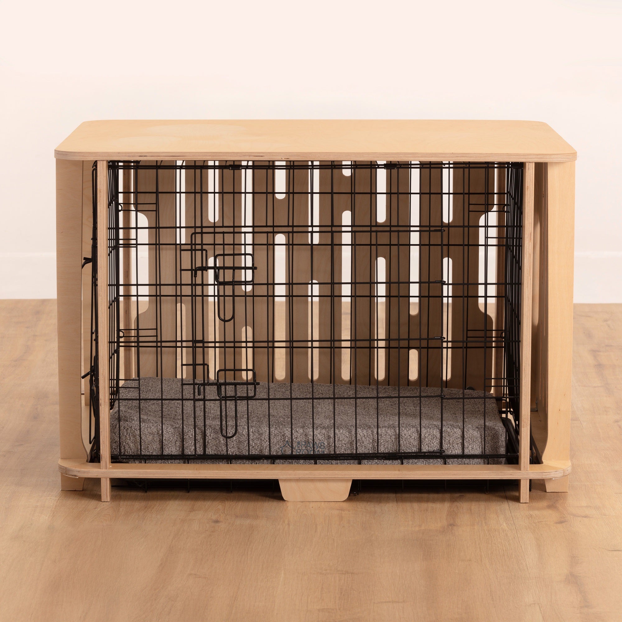 Busta crate cover in Medium with slot pattern on back and side panel and peppa plump mat in smoke