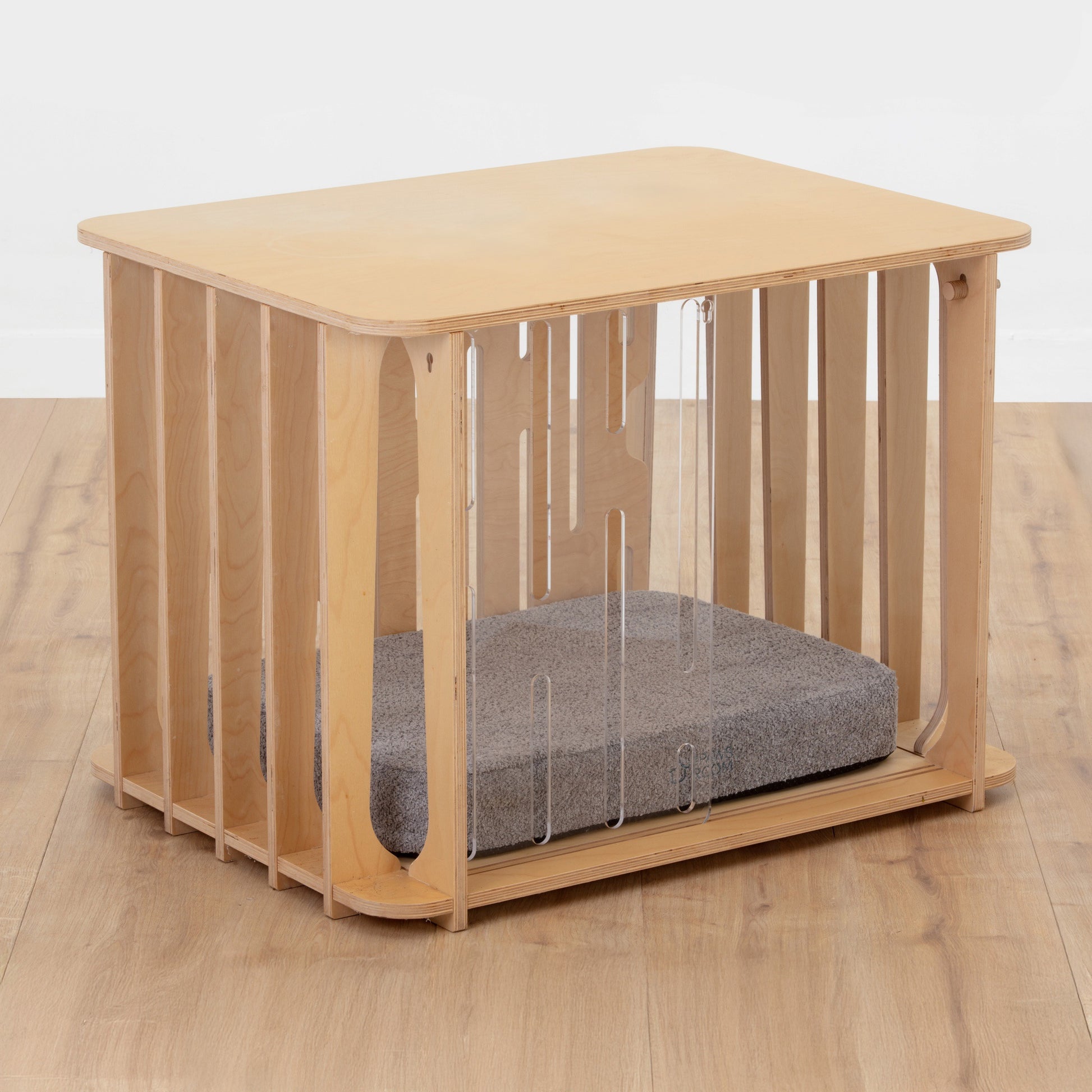 Small Teddy dog crate with peppa plum mat in gray and no castor wheels